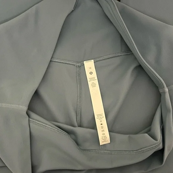 18 - lululemon Align Flare Legging - Picture 7 of 8